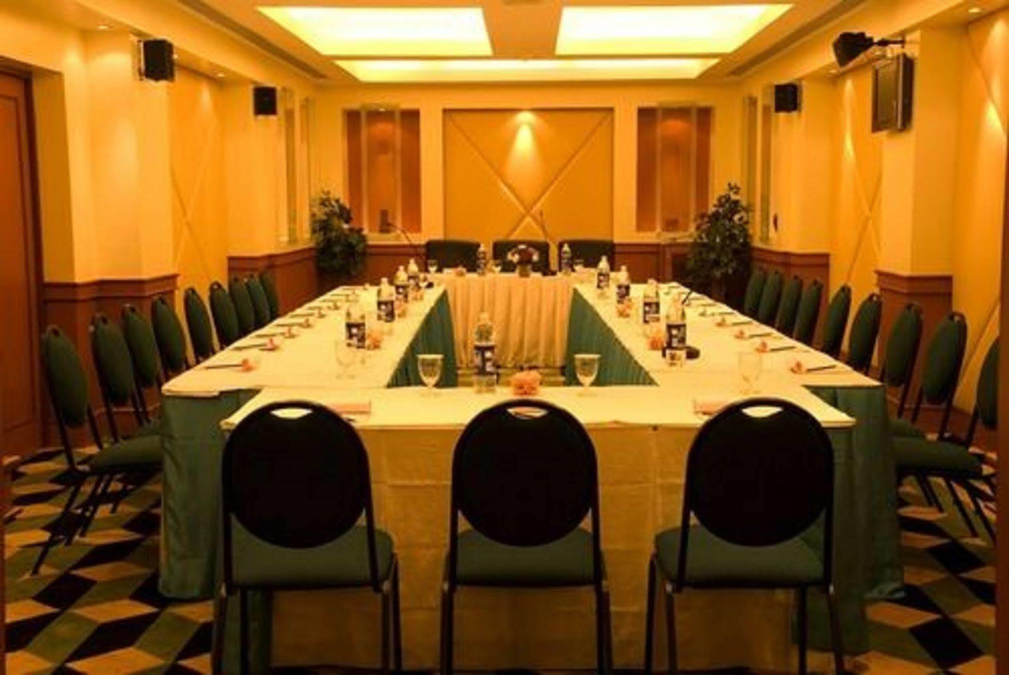 מלון The Residency Karur מראה חיצוני תמונה
