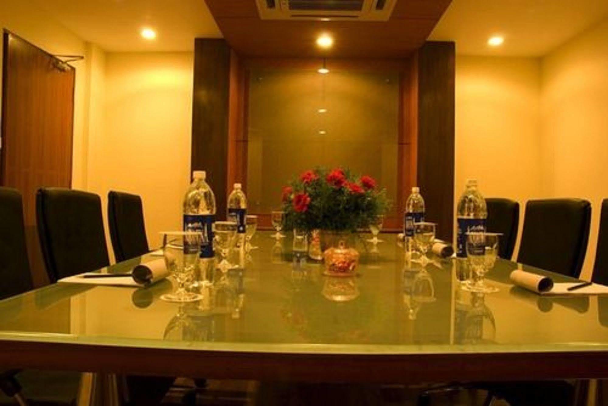מלון The Residency Karur מראה חיצוני תמונה
